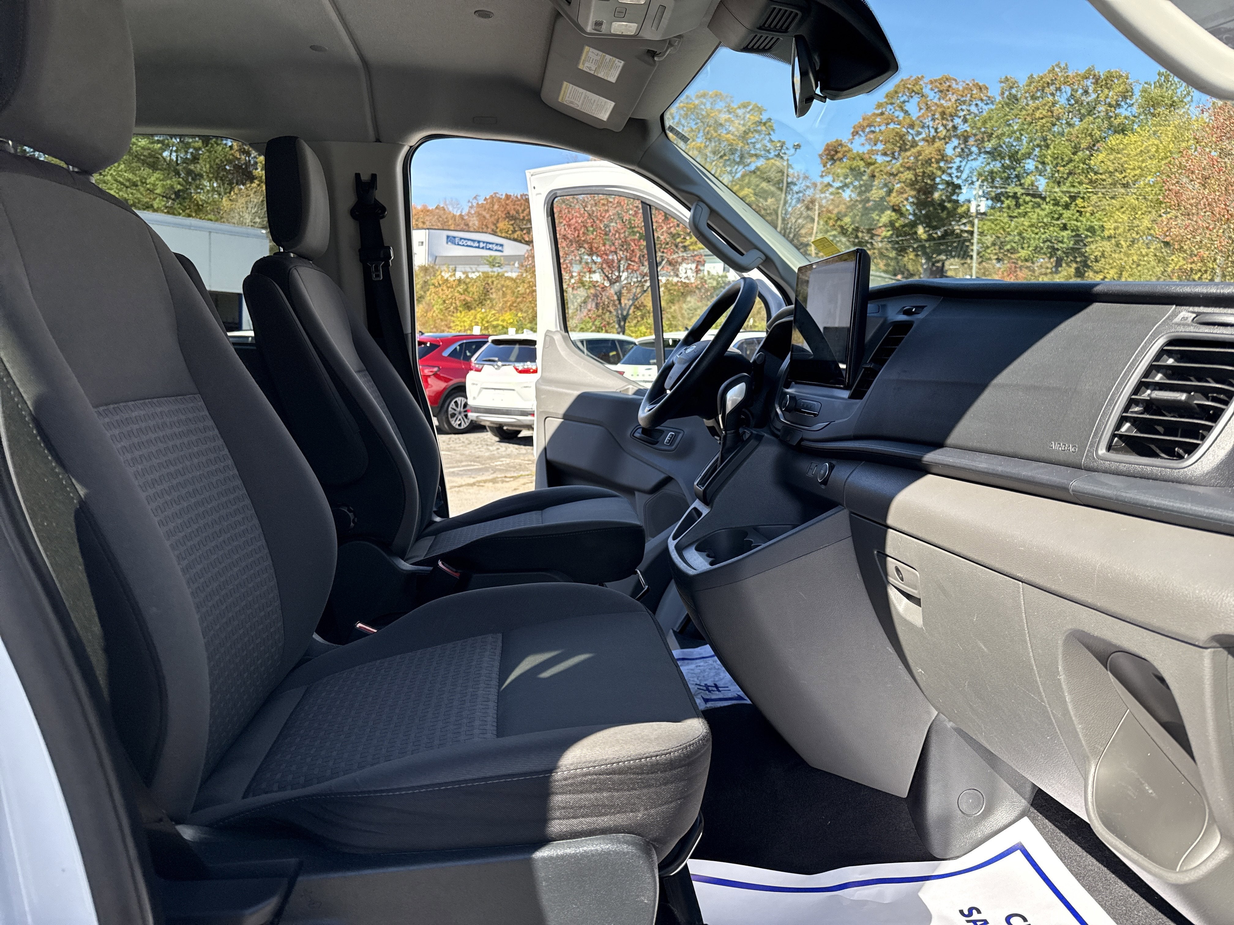 2022 Ford Transit Passenger Wagon XLT