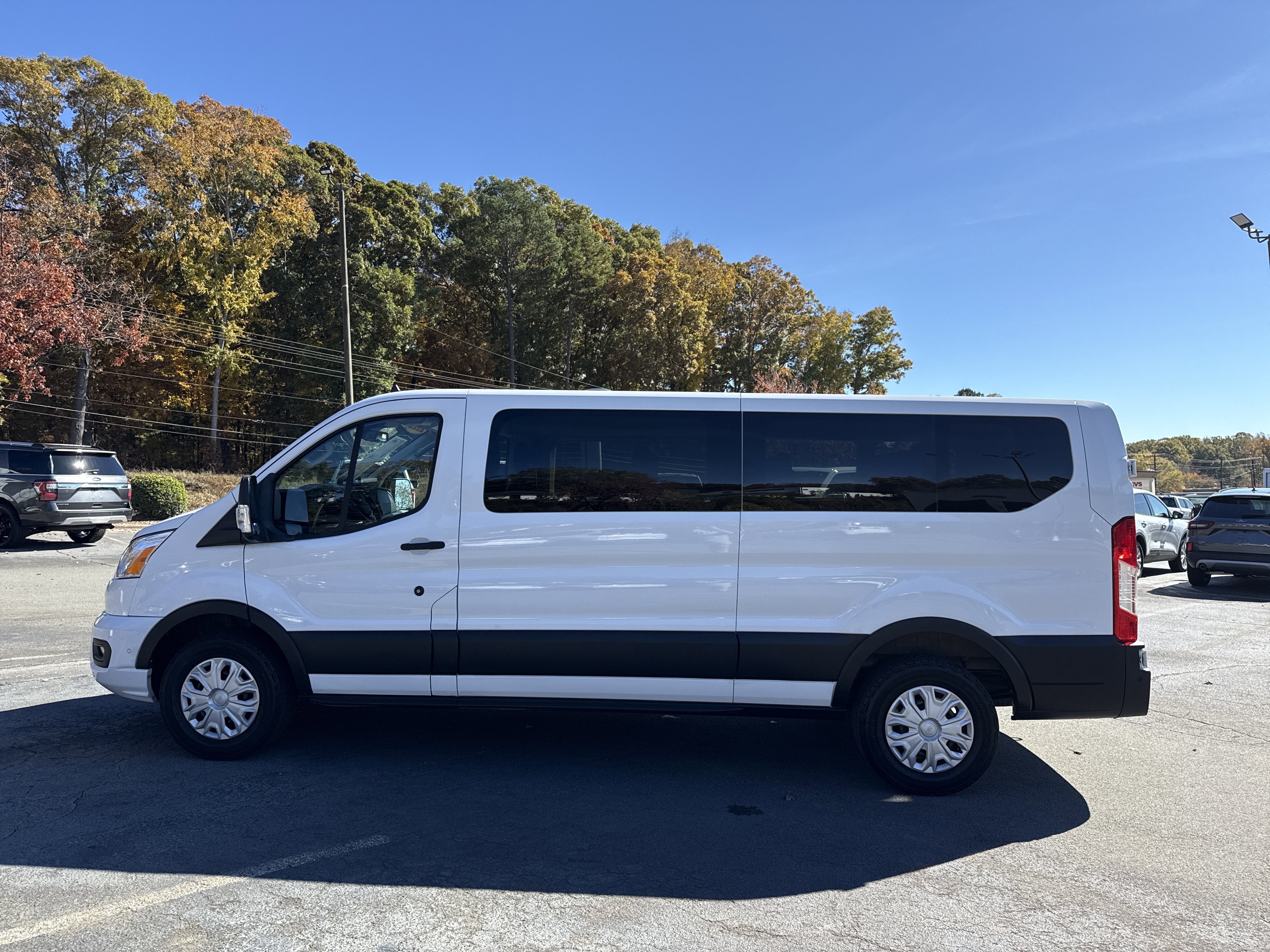 2022 Ford Transit Passenger Wagon XLT