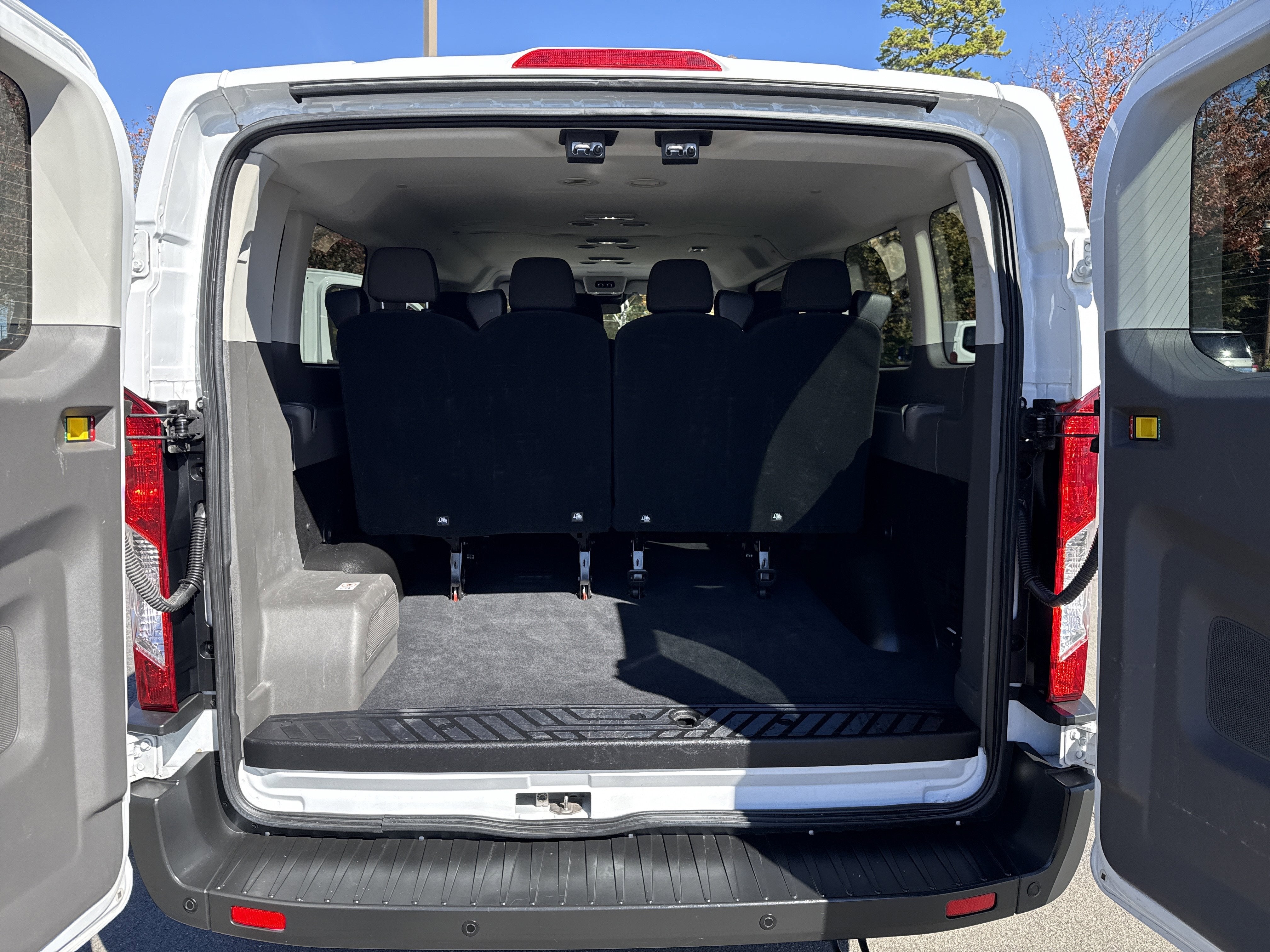 2022 Ford Transit Passenger Wagon XLT