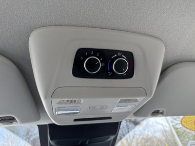 2025 Ford Transit Passenger Wagon XLT