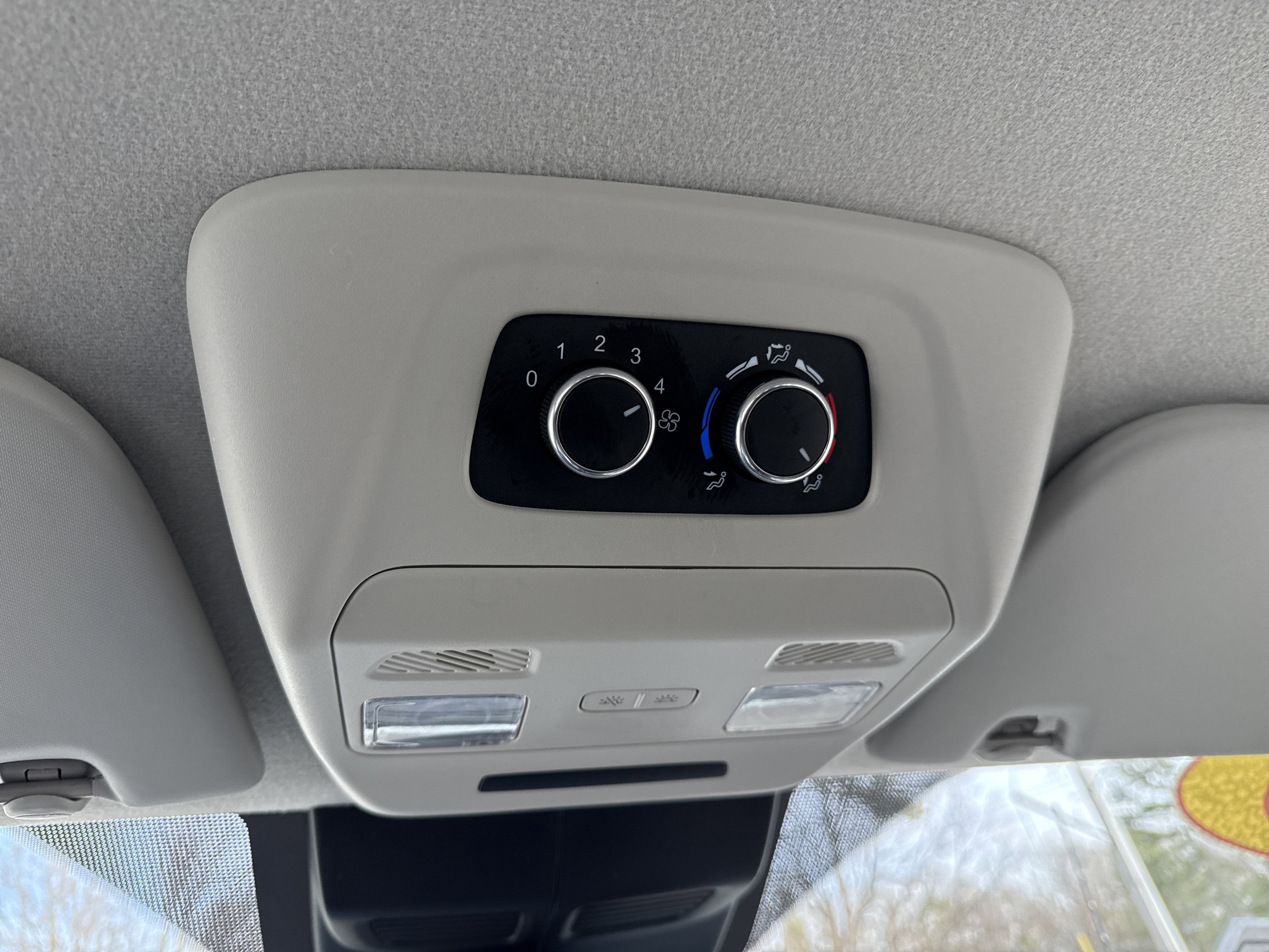 2025 Ford Transit Passenger Wagon XLT