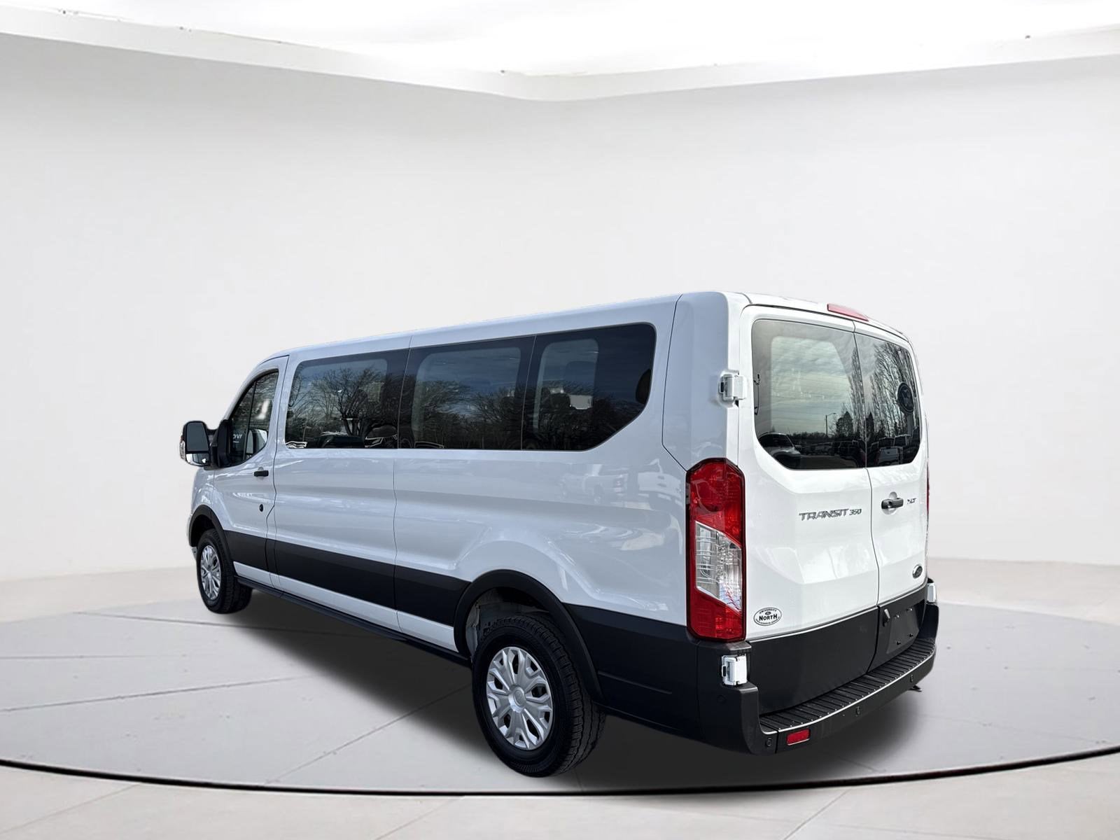 2025 Ford Transit Passenger Wagon XLT