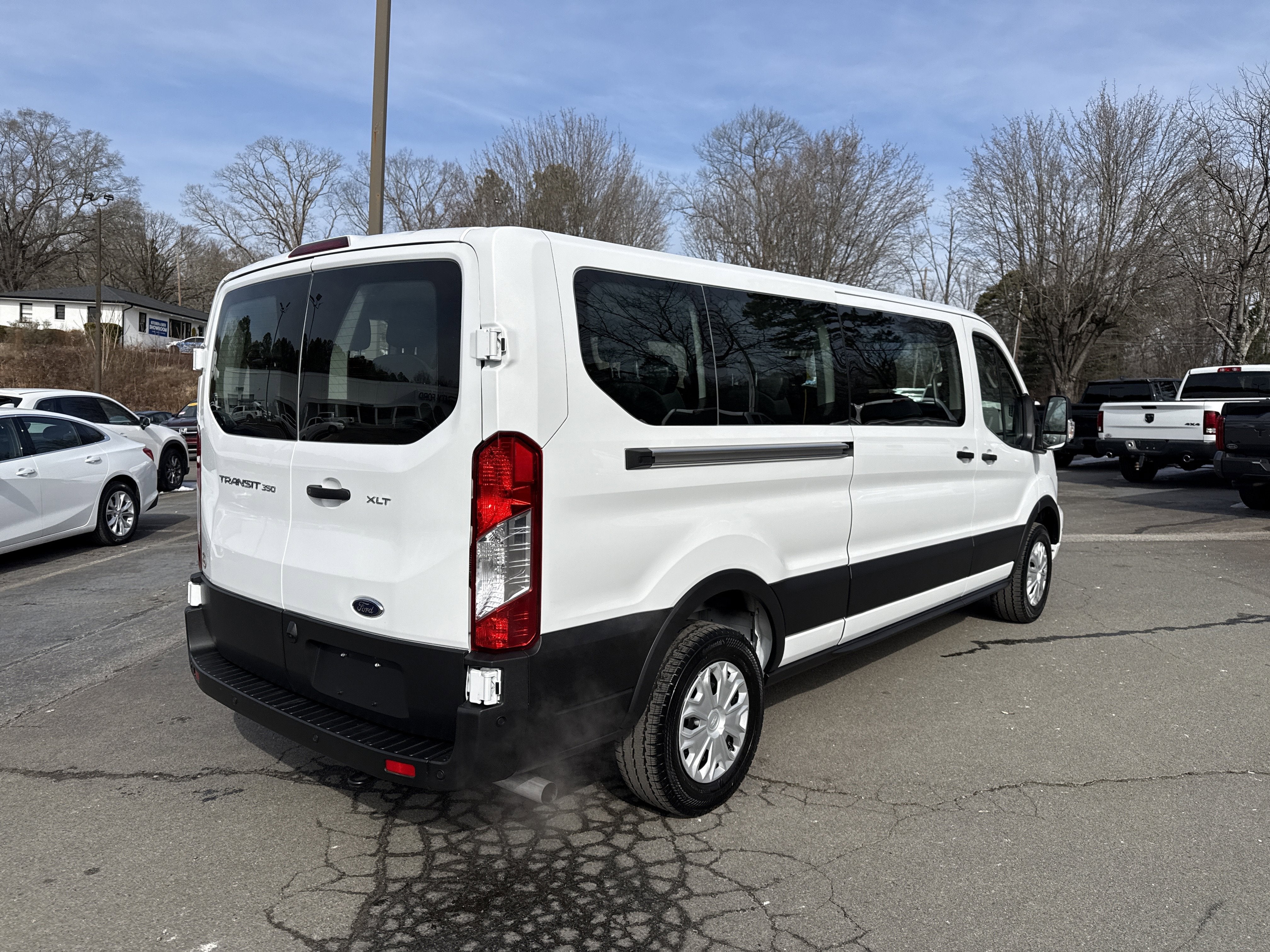 2025 Ford Transit Passenger Wagon XLT