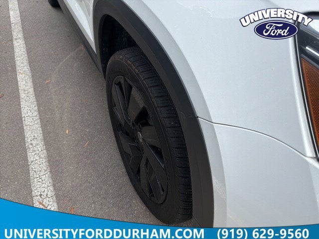 2024 Volkswagen Taos SE Black