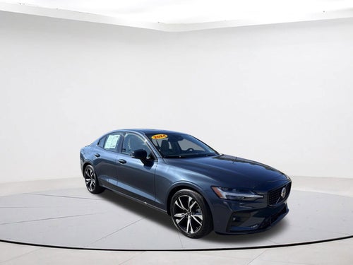 2024 Volvo S60 Core Dark Theme