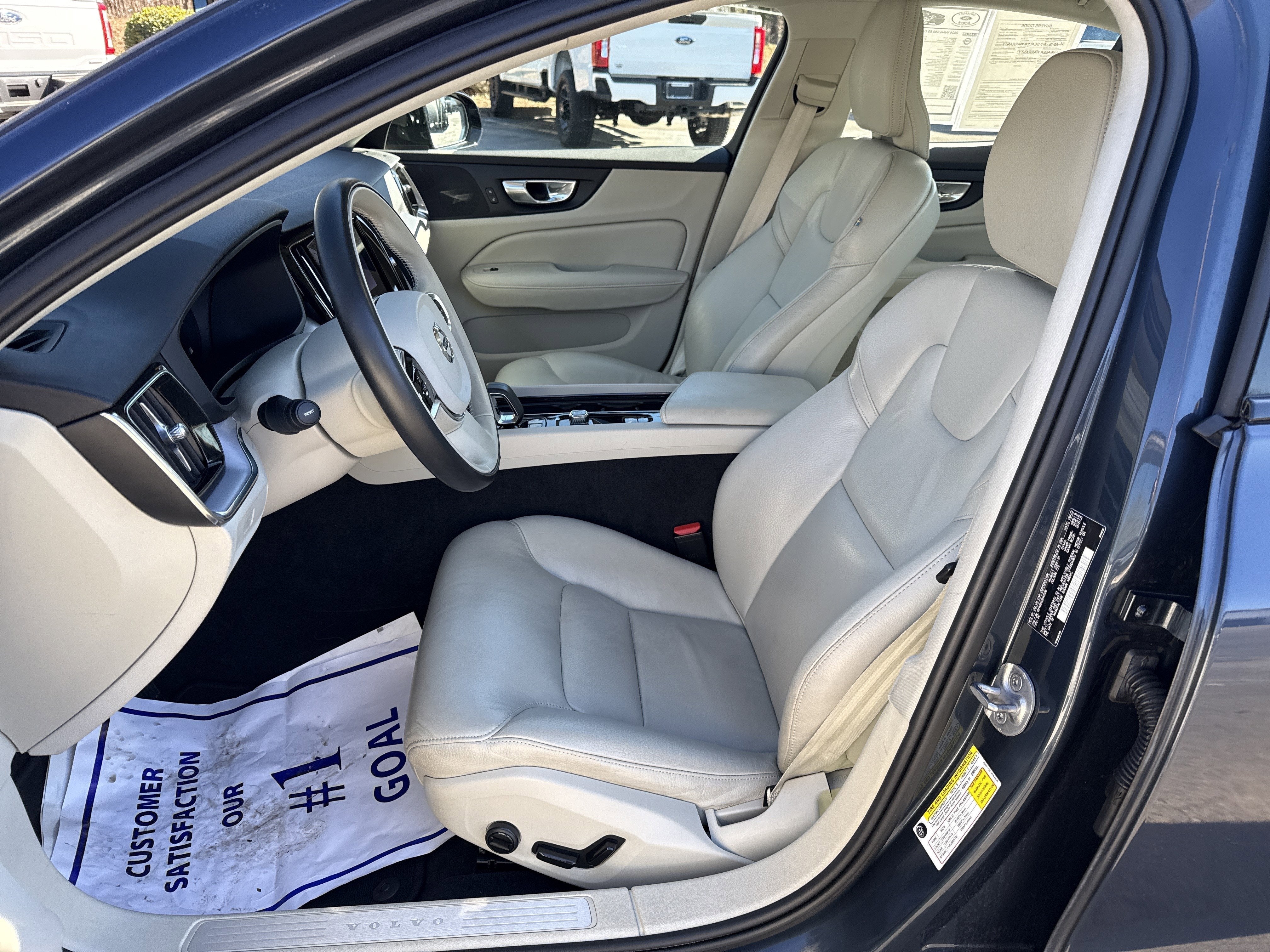 2024 Volvo S60 Core Dark Theme