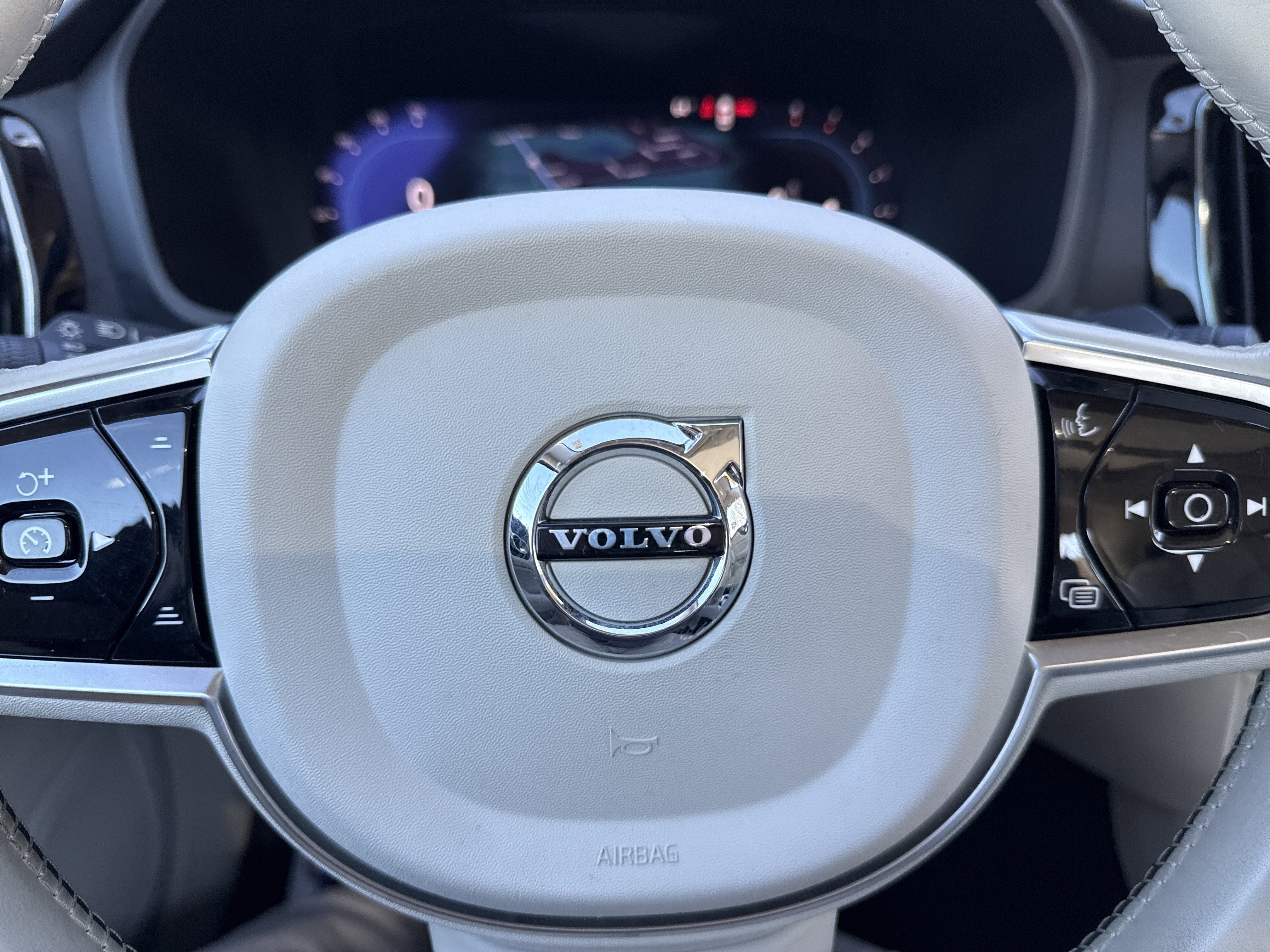 2024 Volvo S60 Core Dark Theme