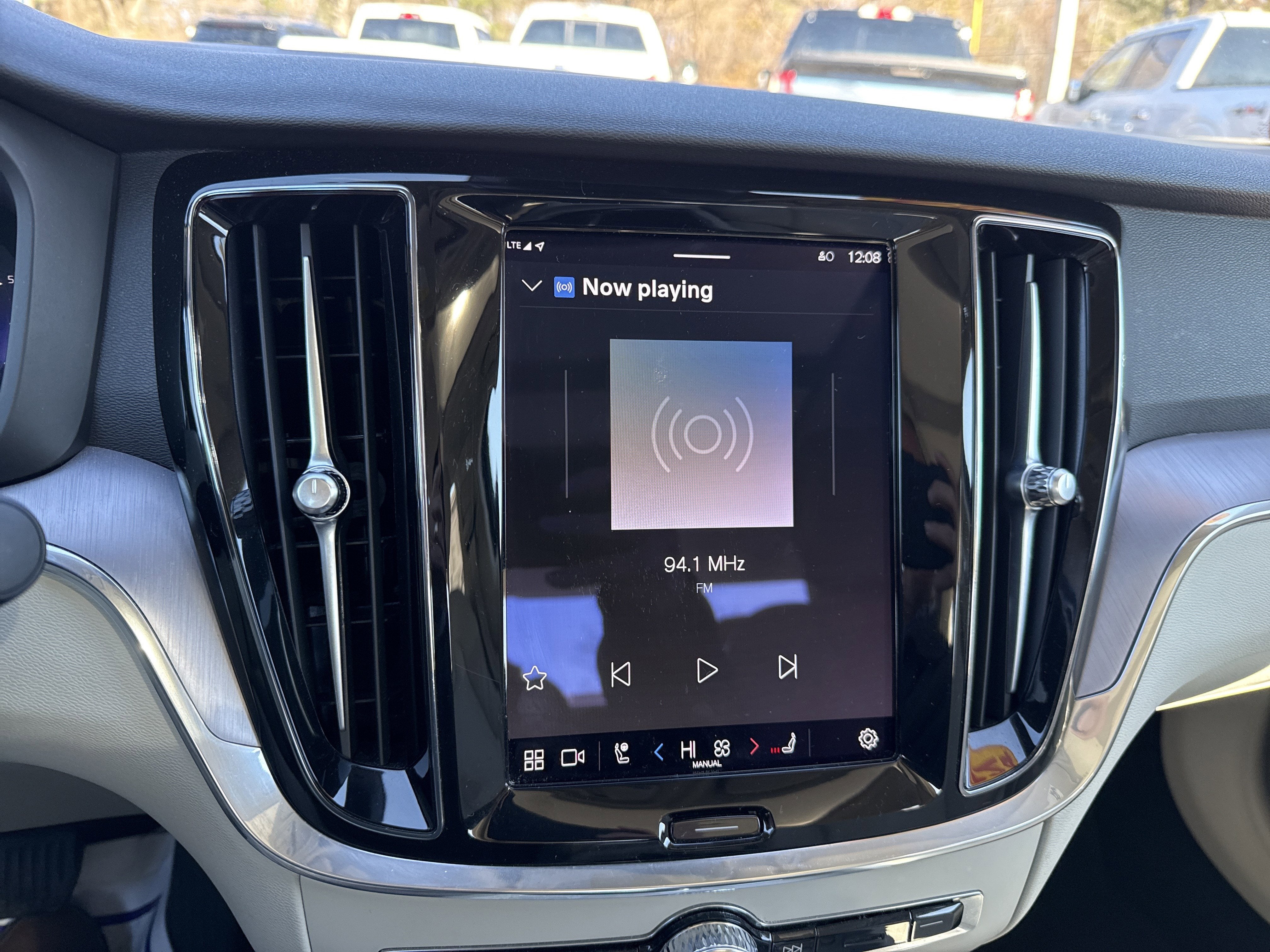 2024 Volvo S60 Core Dark Theme