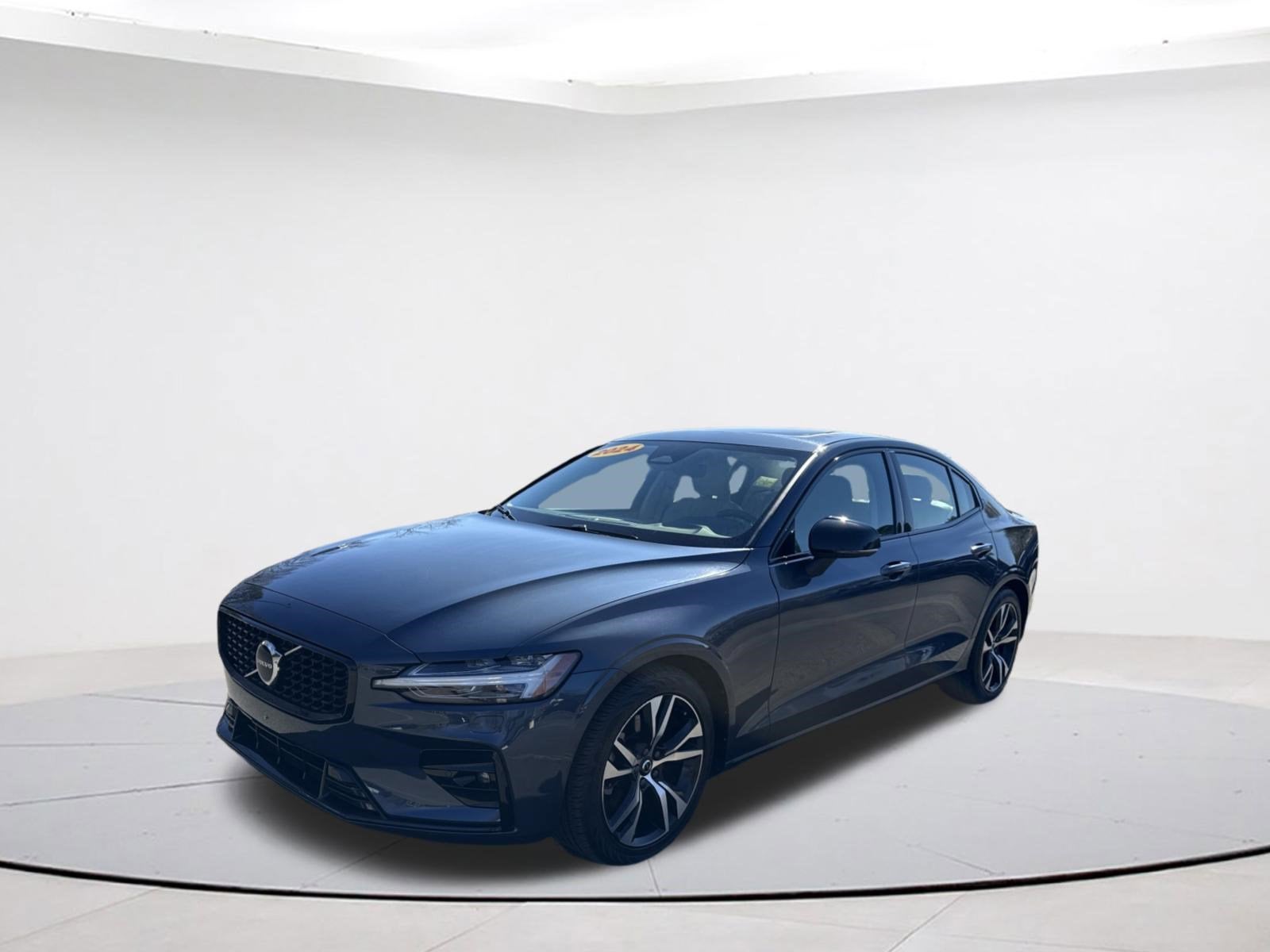 2024 Volvo S60 Core Dark Theme