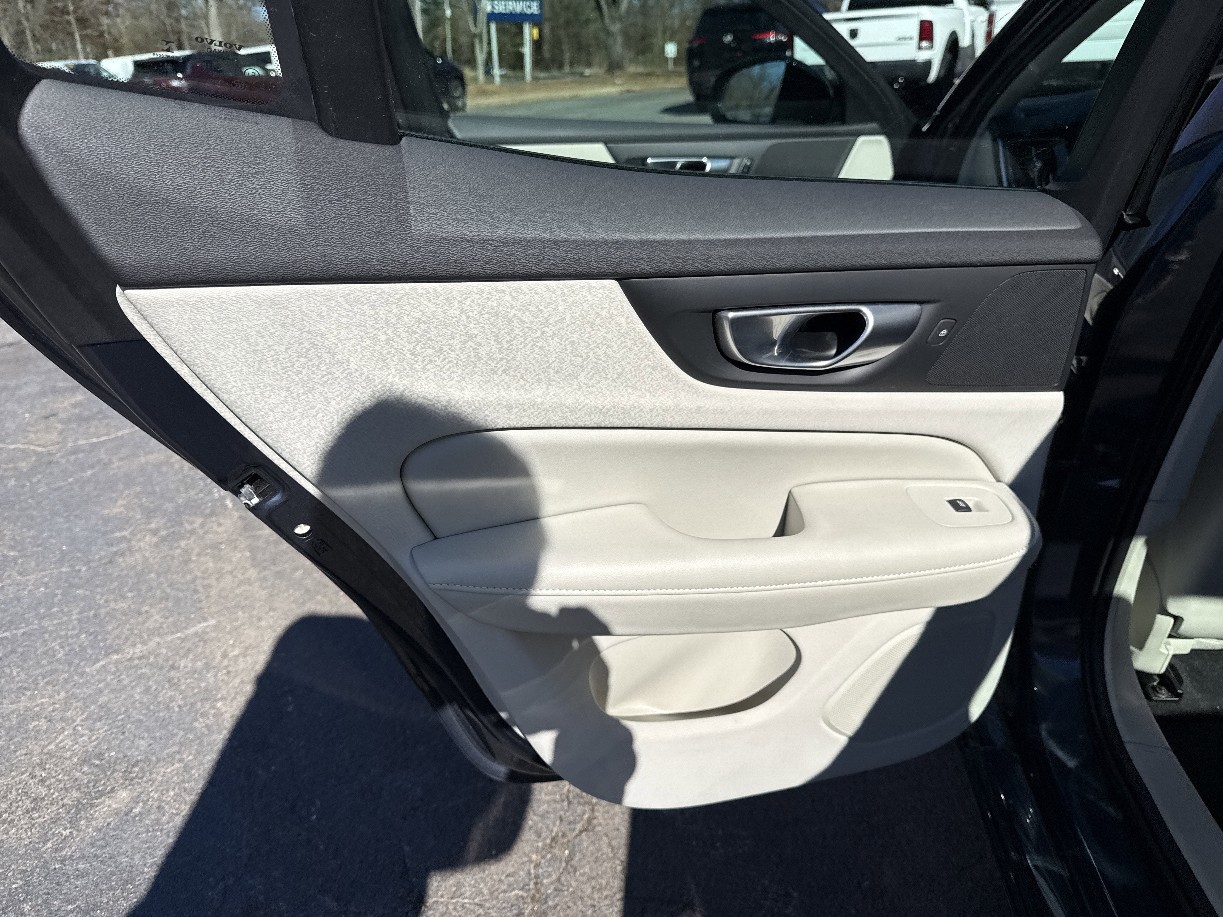 2024 Volvo S60 Core Dark Theme