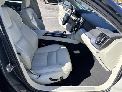 2024 Volvo S60 Core Dark Theme