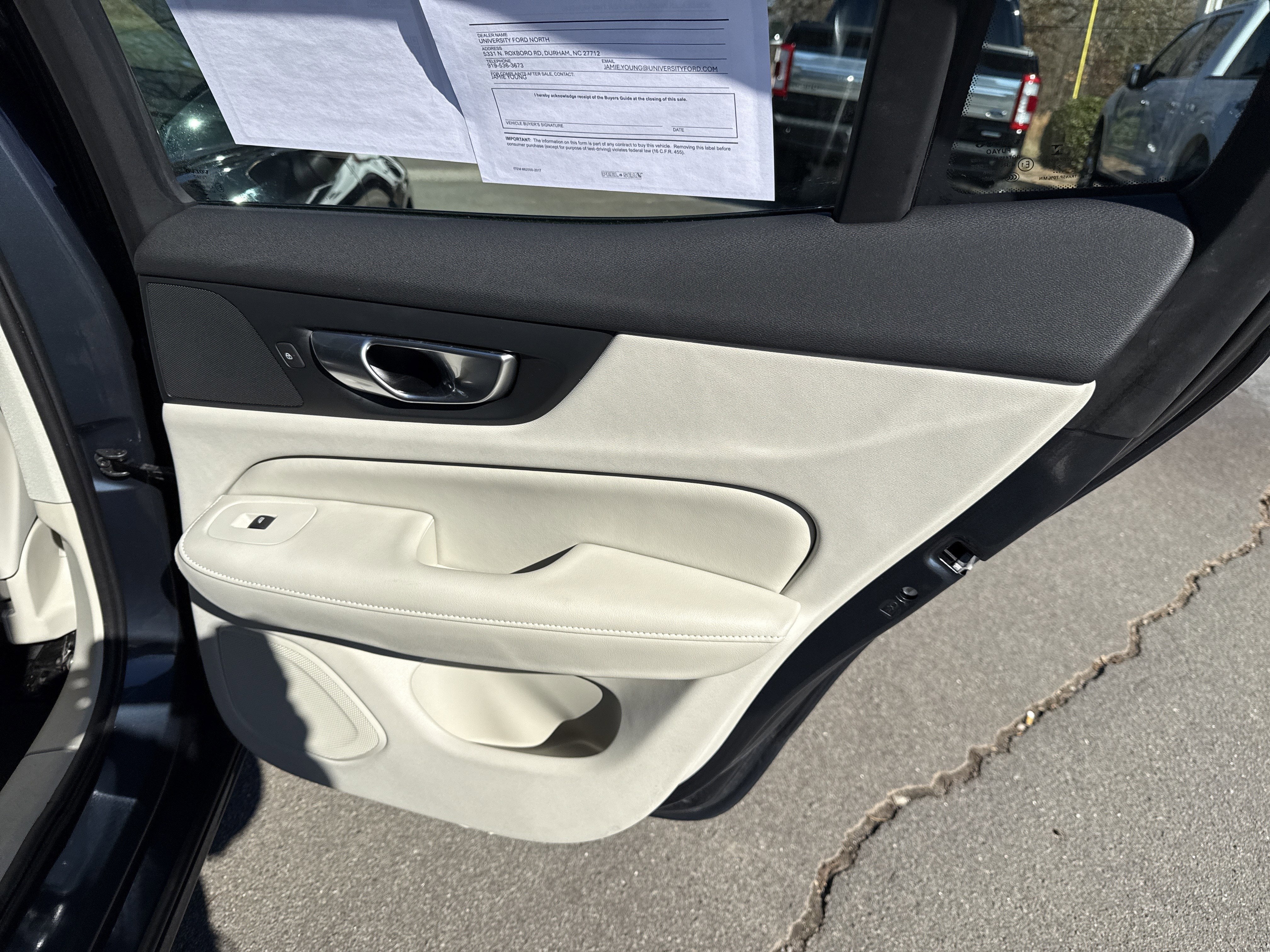 2024 Volvo S60 Core Dark Theme