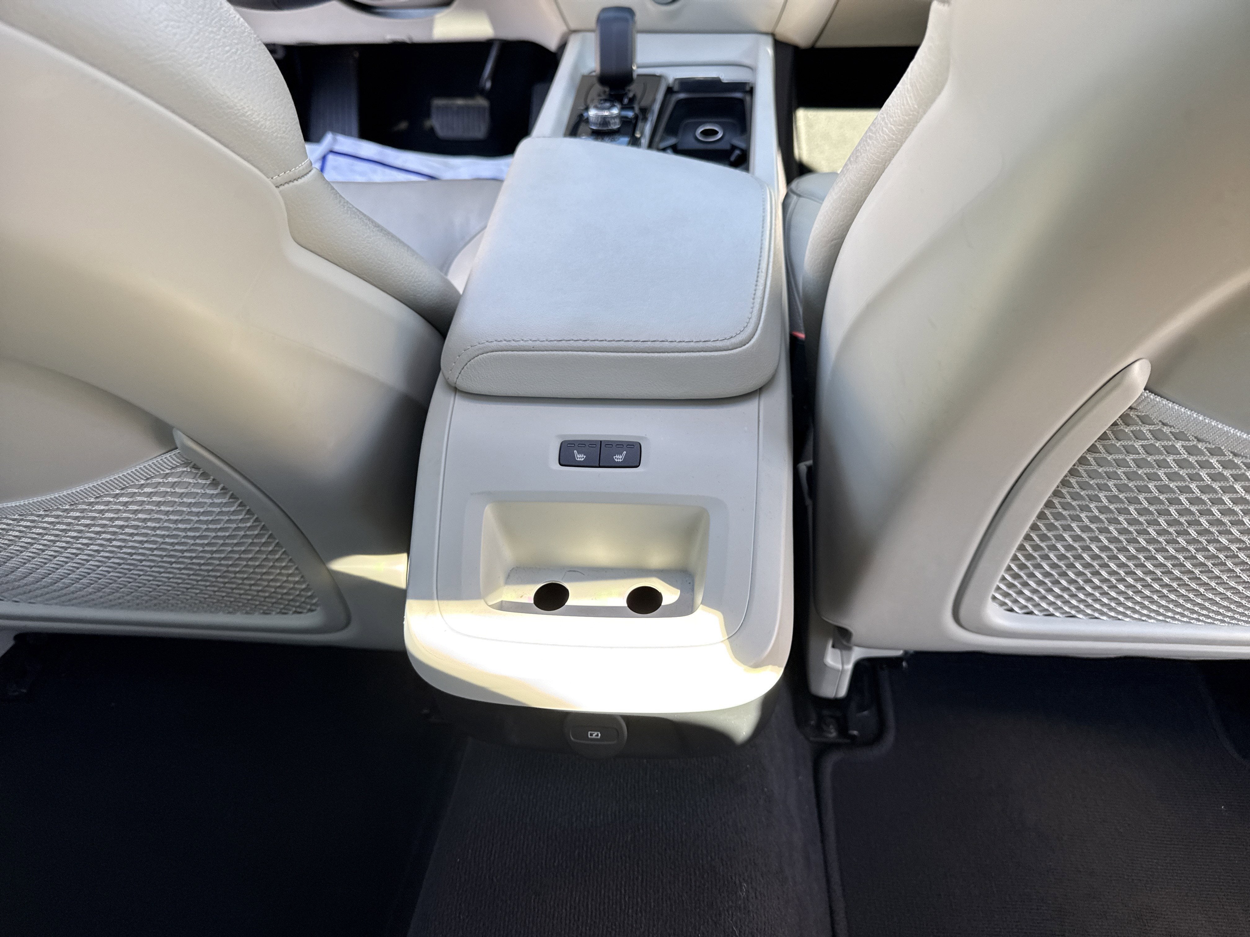 2024 Volvo S60 Core Dark Theme