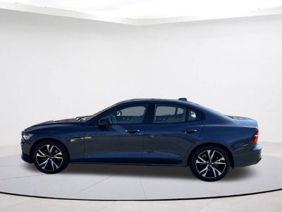 2024 Volvo S60 Core Dark Theme