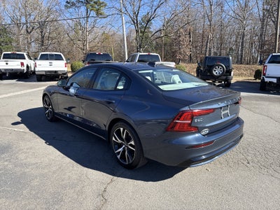 2024 Volvo S60 Core Dark Theme