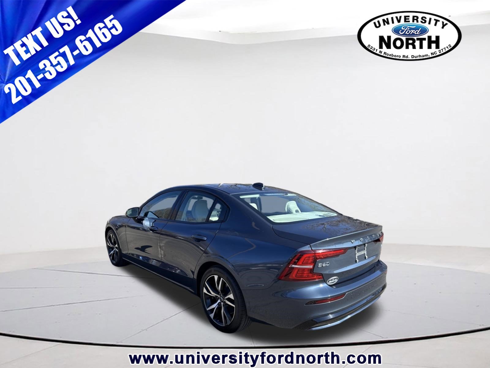 2024 Volvo S60 Core Dark Theme