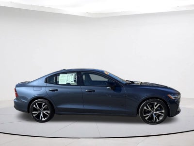 2024 Volvo S60 Core Dark Theme
