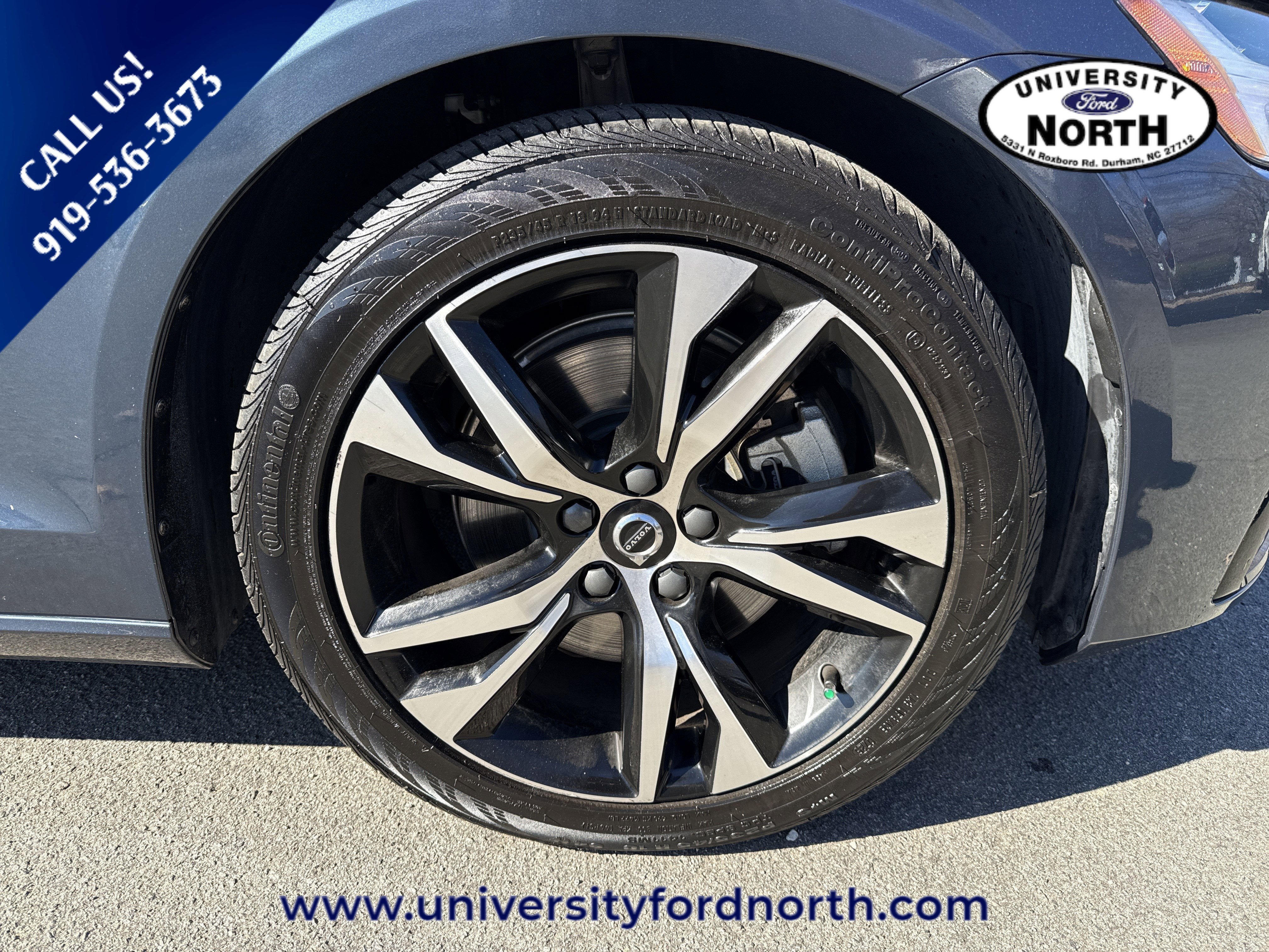 2024 Volvo S60 Core Dark Theme