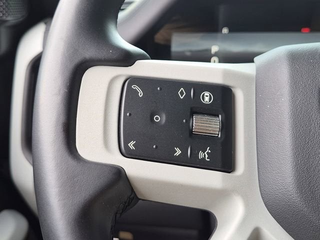 2024 Land Rover Defender SE