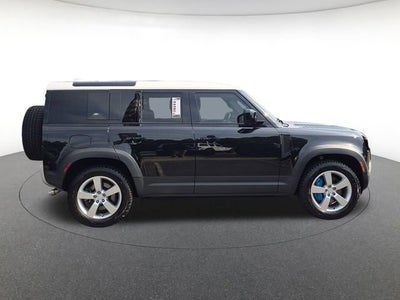 2024 Land Rover Defender SE