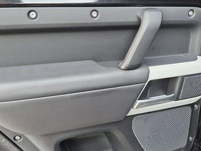 2024 Land Rover Defender SE