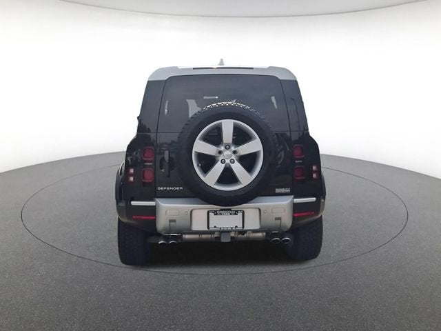 2024 Land Rover Defender SE