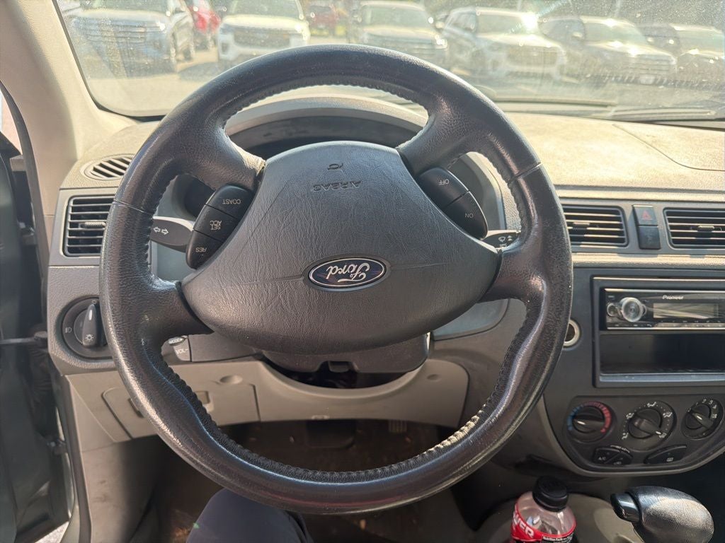 2005 Ford Focus ZX4