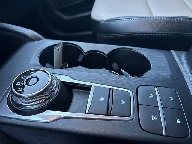 2022 Ford Escape Plug-In Hybrid Titanium