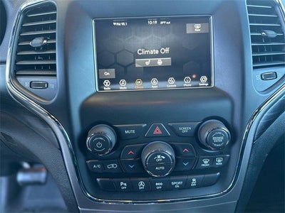 2020 Jeep GRAND CHEROKEE Laredo E