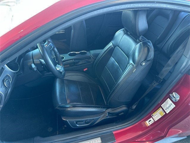 2020 Ford MUSTANG Premium