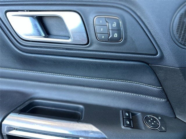 2020 Ford MUSTANG Premium