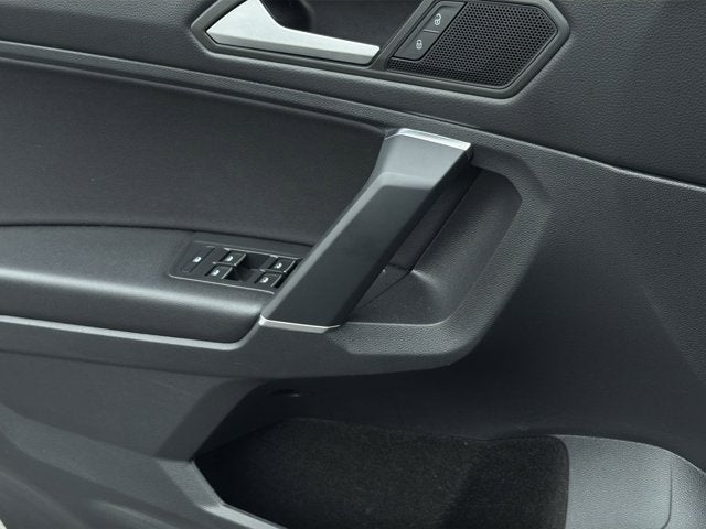 2020 Volkswagen TIGUAN Base