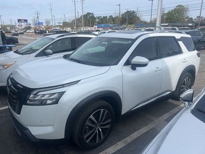 2025 Nissan PATHFINDER Platinum