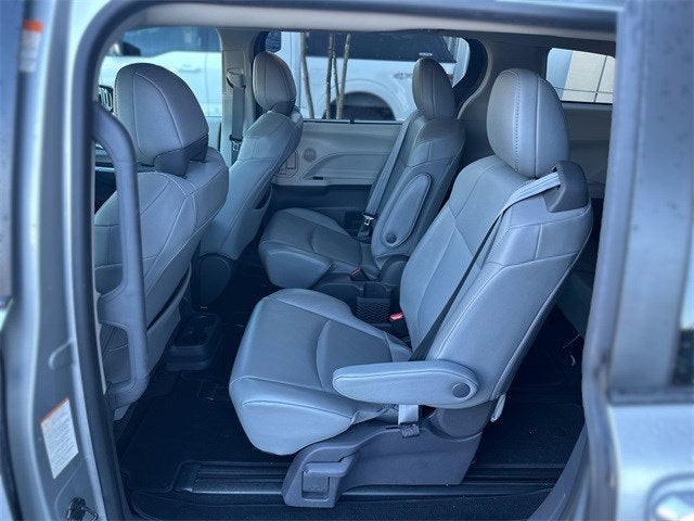 2021 Toyota SIENNA HV XL