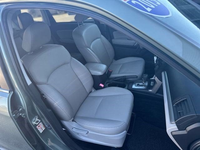 2015 Subaru FORESTER Limited