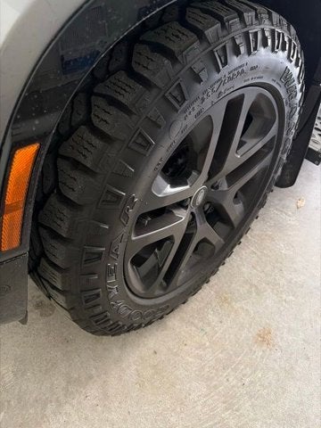 2024 Land Rover DEFENDER Outbound