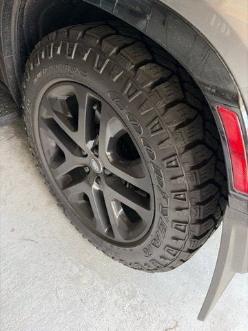 2024 Land Rover DEFENDER Outbound