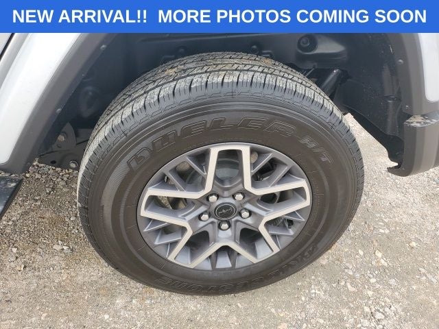 2024 Jeep Wrangler 4-Door Sahara 4x4