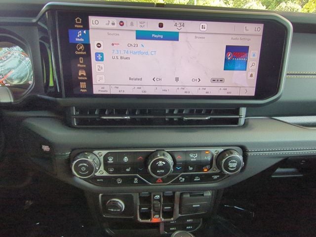 2024 Jeep Wrangler 4-Door Sahara 4x4