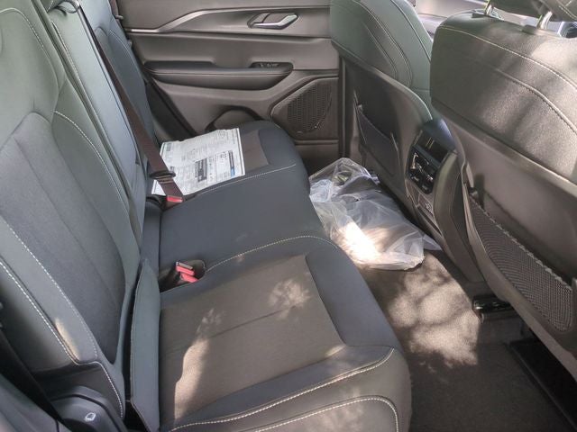 2025 Jeep Grand Cherokee GRAND CHEROKEE LAREDO X 4X2