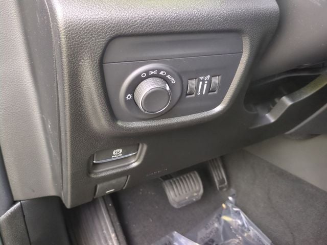 2025 Jeep Grand Cherokee GRAND CHEROKEE LAREDO X 4X2