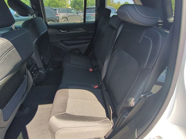2026 Jeep Grand Cherokee GRAND CHEROKEE LAREDO X 4X2