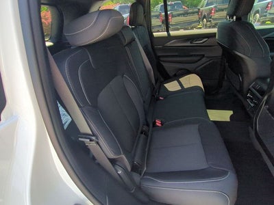 2026 Jeep Grand Cherokee GRAND CHEROKEE LAREDO X 4X2