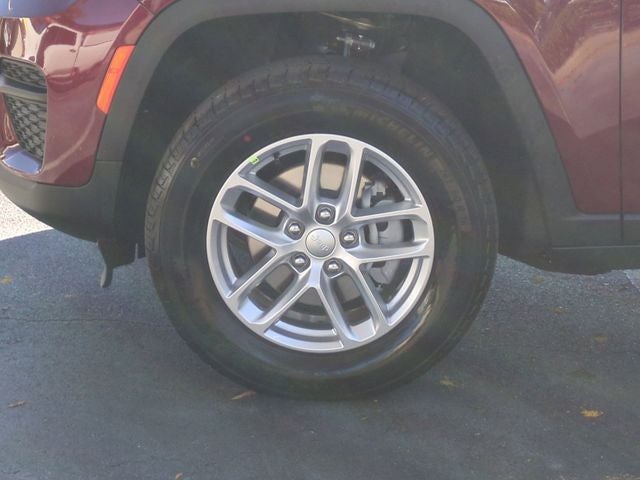 2025 Jeep Grand Cherokee GRAND CHEROKEE LAREDO X 4X2