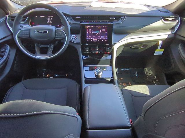 2025 Jeep Grand Cherokee GRAND CHEROKEE LAREDO X 4X2