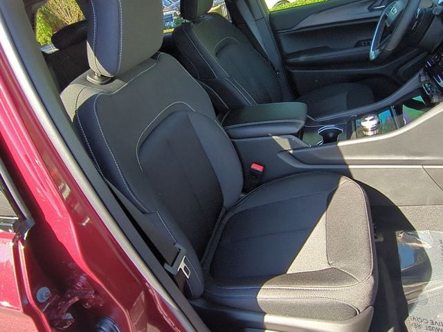 2025 Jeep Grand Cherokee GRAND CHEROKEE LAREDO X 4X2