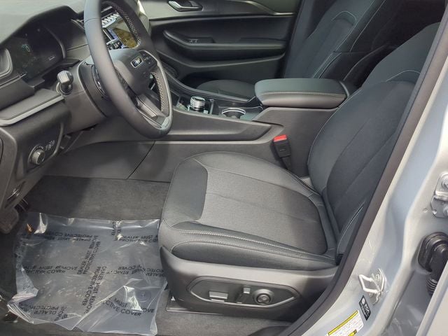 2025 Jeep Grand Cherokee GRAND CHEROKEE LAREDO X 4X2