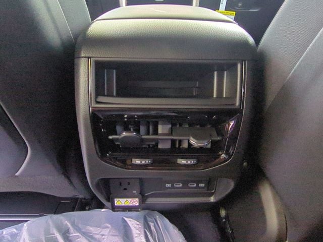 2026 Jeep Grand Cherokee GRAND CHEROKEE LAREDO ALTITUDE 4X2
