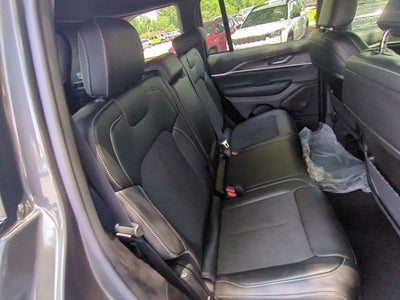 2026 Jeep Grand Cherokee GRAND CHEROKEE LAREDO ALTITUDE 4X2