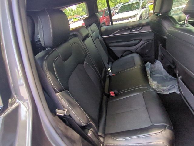 2026 Jeep Grand Cherokee GRAND CHEROKEE LAREDO ALTITUDE 4X2